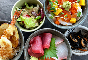 high-angle-view-japanese-food-bowl-table.Featured image